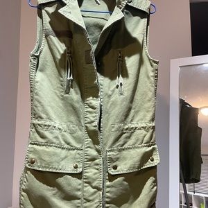 Willow & Clay women’s (S) army green utility vest